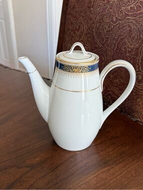 Vintage Noritake Japan Lamarre Pattern #6859 Porcelain 5-Cup Coffee Pot *RARE*